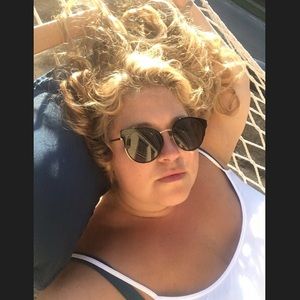 Meet your Posher, Tanya